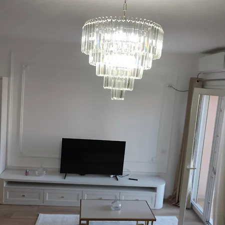 Two Bedroom Boulevard شقة