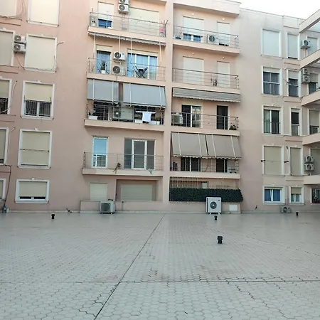Two Bedroom Boulevard شقة